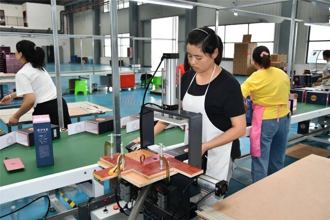 Color box production line