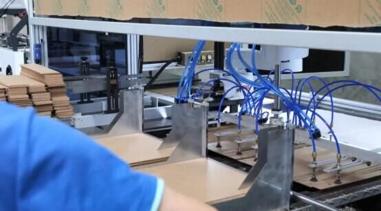 Automatic rigid gift-box line