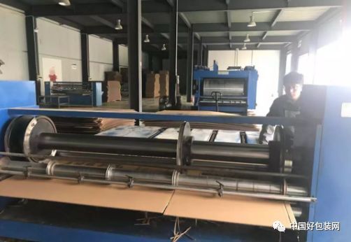 Color box production line in operation