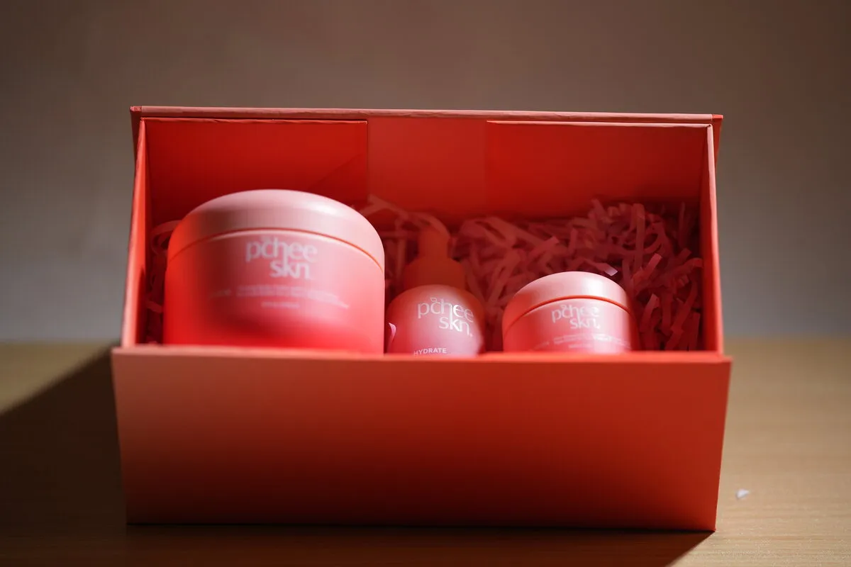 Custom Skincare Gift Set Box — Pchee packaging photo 6