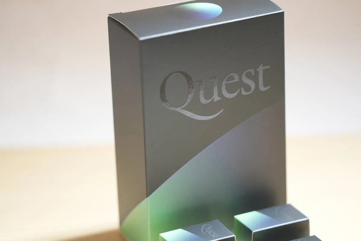 Custom Tuck Box — Quest packaging photo 2